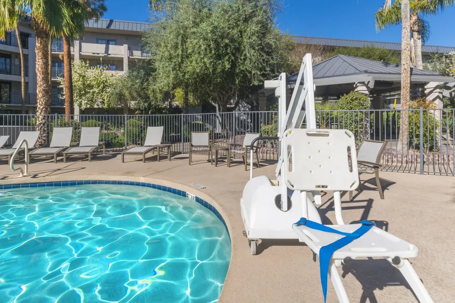 Holiday Inn & Suites Phoenix Airport North by IHG hotel detail image 2