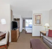 Hawthorn Suites by Wyndham Midwest City Tinker AFB hotel detail image 7
