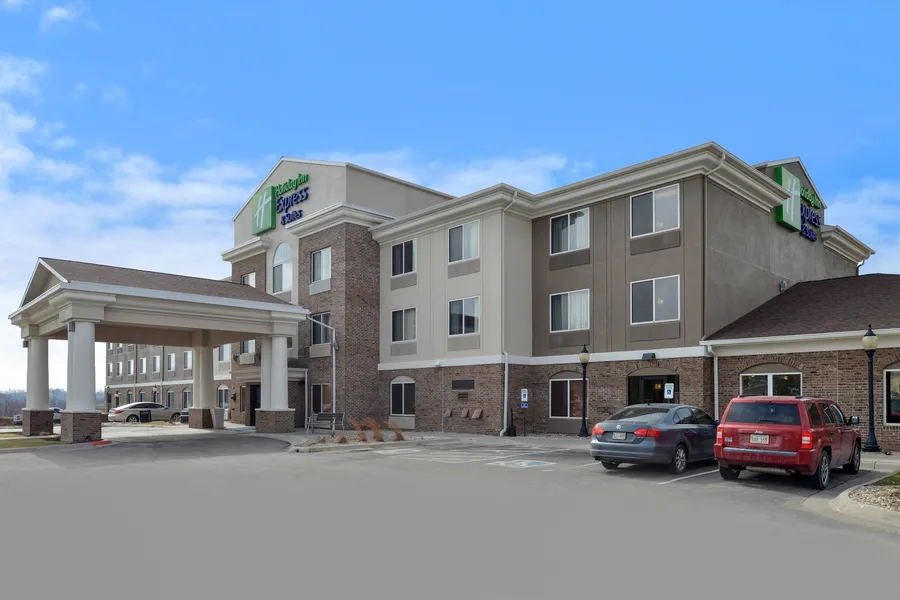 Holiday Inn Express & Suites Omaha West by IHG hotel detail image 2