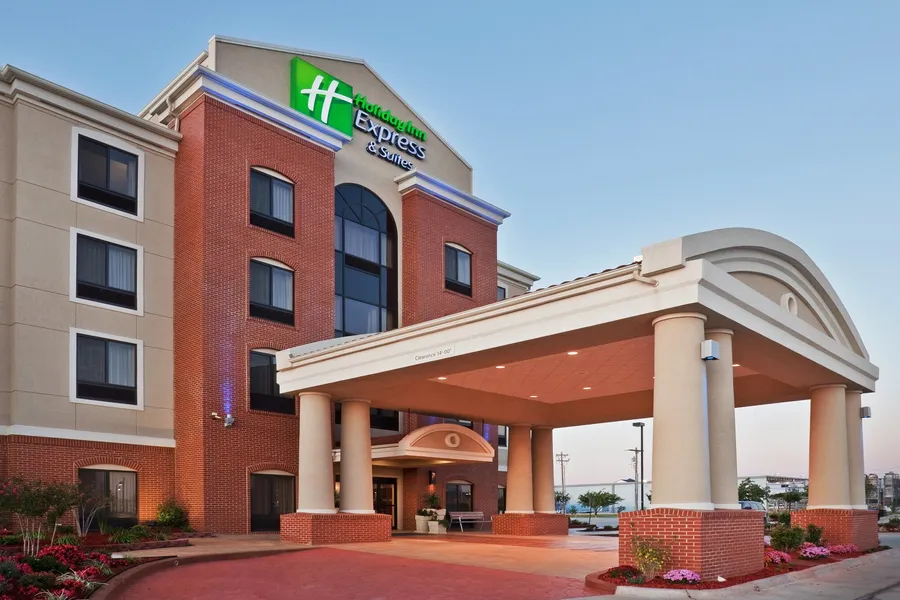 Holiday Inn Express & Suites Oklahoma City West-Yukon by IHG hotel detail image 2