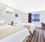 Super 8 by Wyndham Lake Havasu City hotel detail image 7