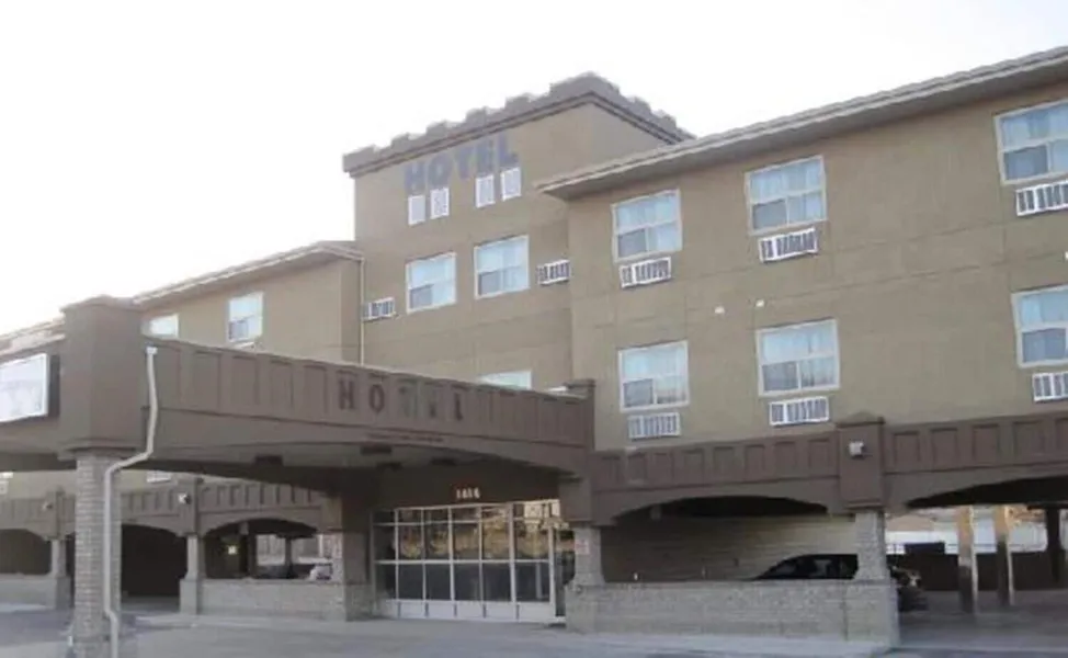 Super 8 by Wyndham Saskatoon Near Downtown hotel detail image 2