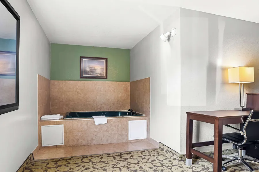 SureStay Plus Hotel by Best Western Bettendorf hotel detail image 6