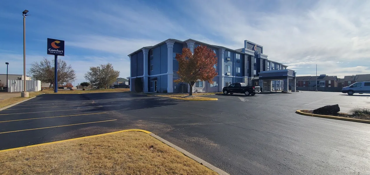 Comfort Inn & Suites Oklahoma City North - Quail Springs hotel detail image 2