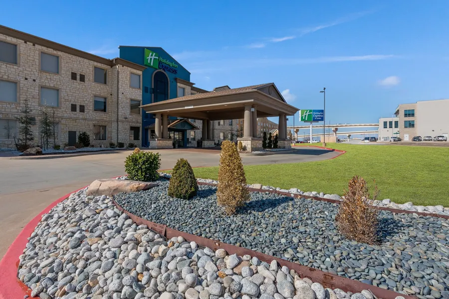 Holiday Inn Express & Suites Oklahoma City NW-Quail Springs by IHG hotel detail image 2