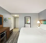 Hampton Inn & Suites Ft. Lauderdale Arpt/South Cruise Port hotel detail image 7