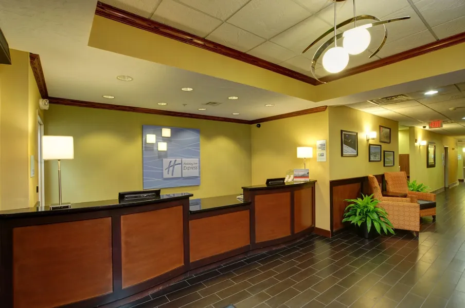 Holiday Inn Express & Suites Midwest by IHG hotel detail image 6