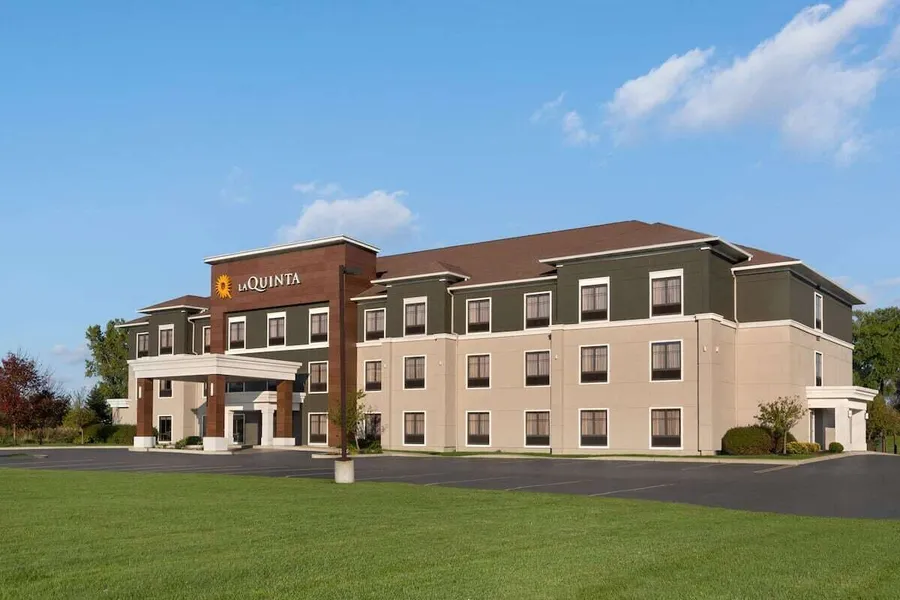 La Quinta Inn & Suites by Wyndham Lackawanna hotel detail image 2