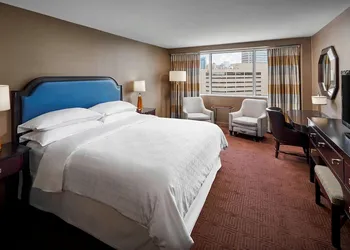 Sheraton Inner Harbor Hotel hotel thumbnail 4
