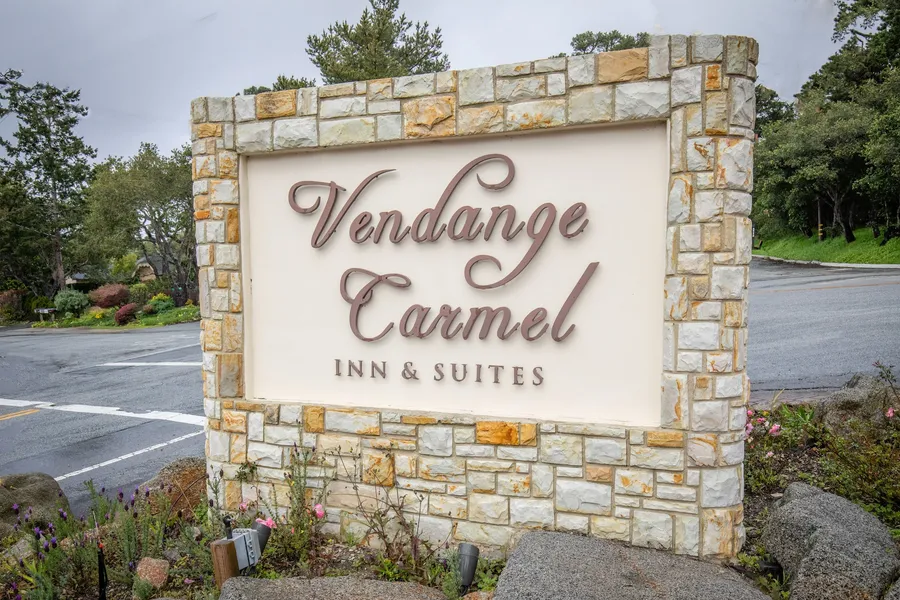 Vendange Carmel Inn & Suites hotel detail image 2