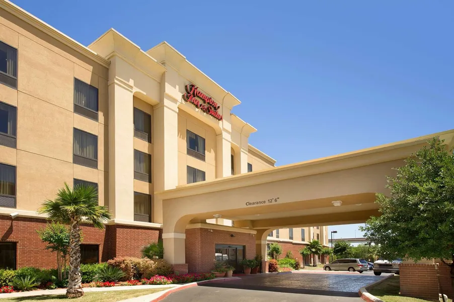 Hampton Inn & Suites San Antonio-Airport hotel detail image 2