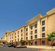 Hampton Inn & Suites San Antonio-Airport hotel detail image 3