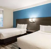 La Quinta Inn & Suites by Wyndham Madison American Center hotel detail image 7