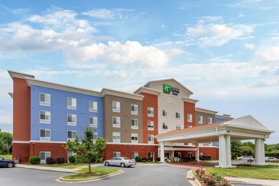 Holiday Inn Express Hotel & Suites Charlotte Arrowood by IHG hotel detail image 2