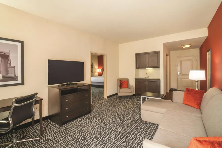La Quinta Inn & Suites by Wyndham Smyrna TN - Nashville hotel detail image 6