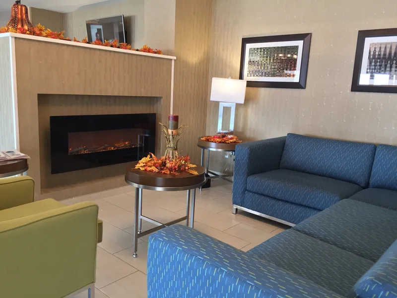 Holiday Inn Express Chicago NW - Arlington Heights by IHG hotel detail image 6