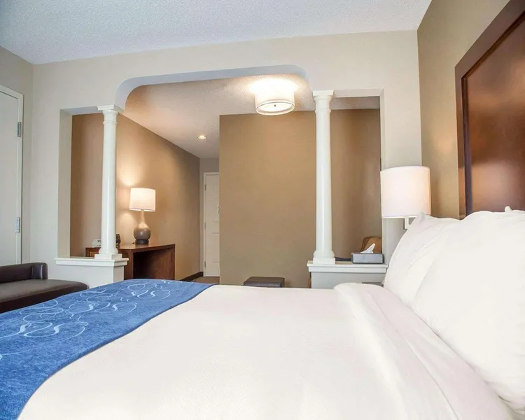 Comfort Suites West Warwick - Providence hotel detail image 2