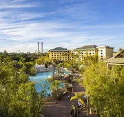 Universal’s Loews Royal Pacific Resort hotel detail image 4