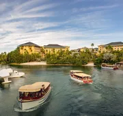 Universal’s Loews Royal Pacific Resort hotel detail image 5