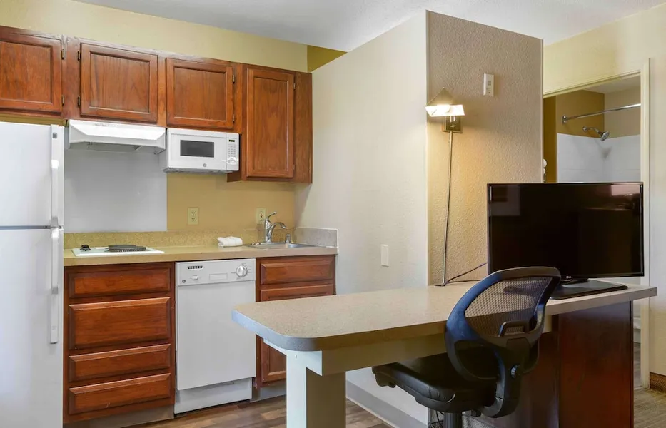 Extended Stay America Select Suites Phoenix Airport E Oak St hotel detail image 6