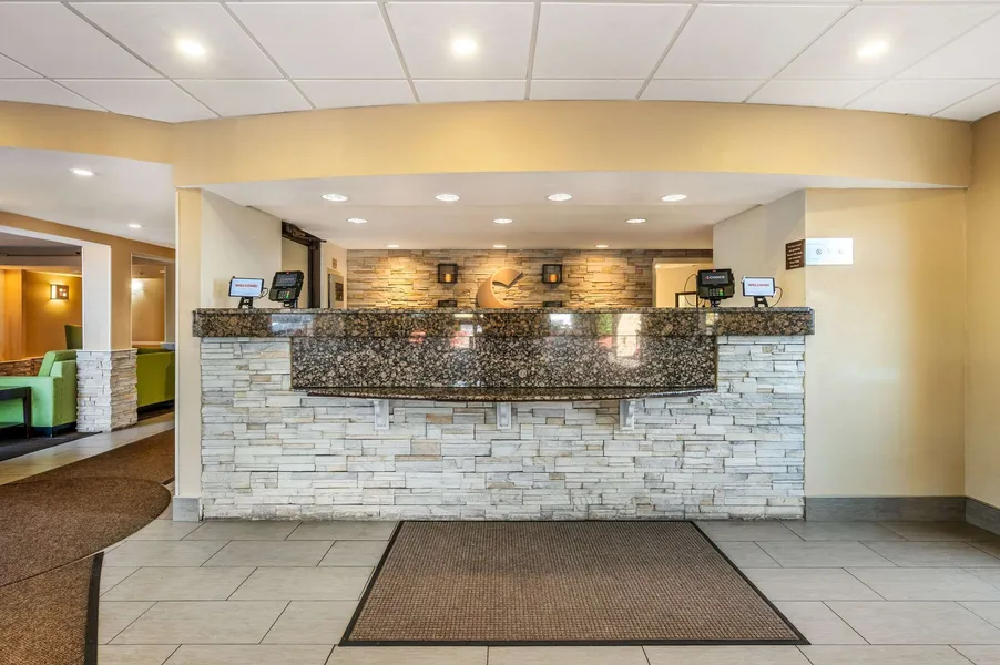 Comfort Inn & Suites East Hartford - Hartford hotel detail image 6