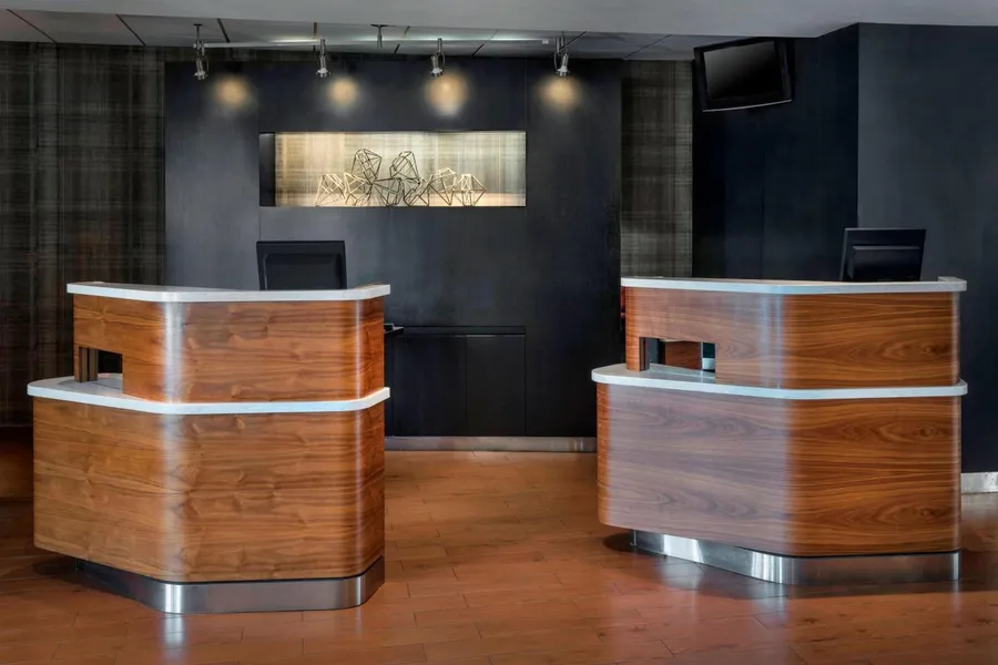 Courtyard by Marriott Newark Liberty International Airport hotel detail image 2