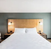 Holiday Inn Newark International Airport by IHG hotel detail image 7