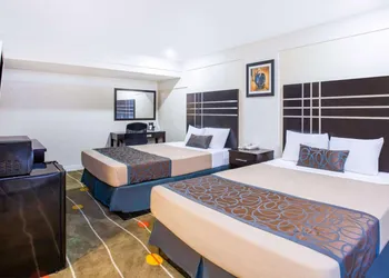Travelodge By Wyndham Fresno Yosemite Area hotel thumbnail 3