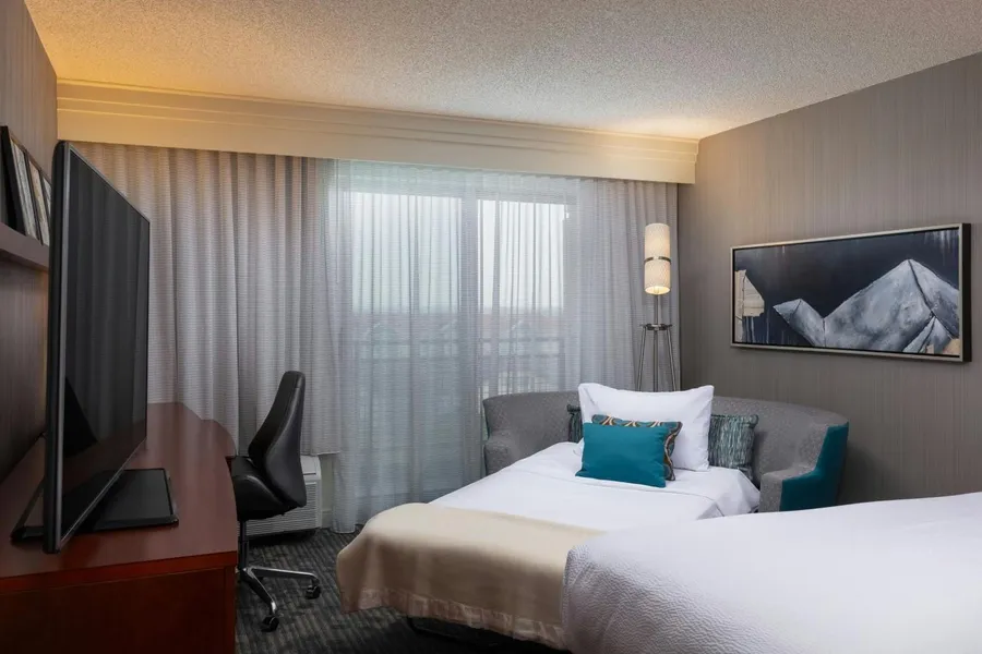 Courtyard by Marriott Denver Airport hotel detail image 2