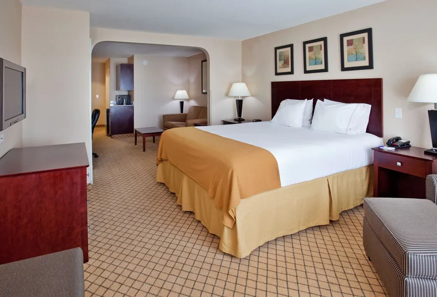 Holiday Inn Express & Suites Wichita Airport by IHG hotel detail image 6