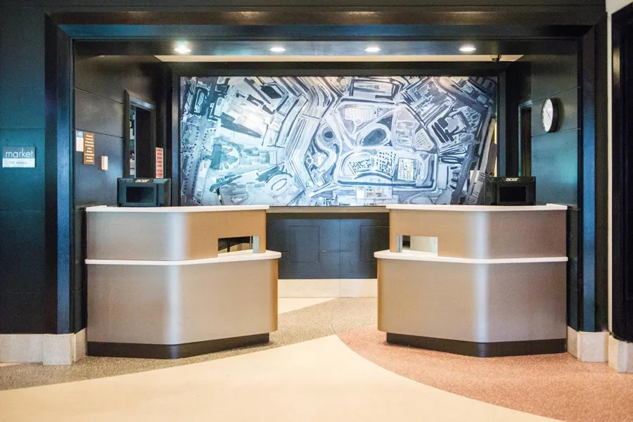 Courtyard by Marriott New York JFK Airport hotel detail image 2