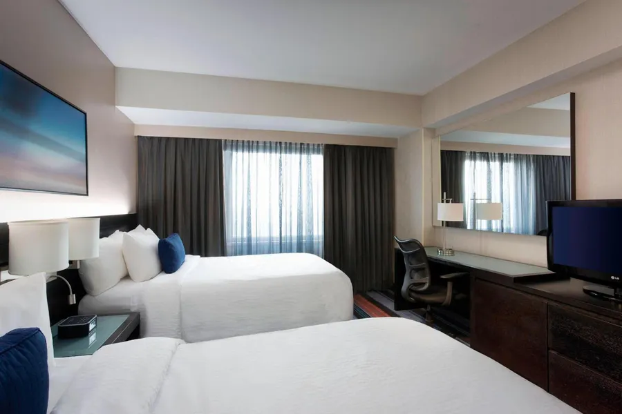 Courtyard by Marriott New York JFK Airport hotel detail image 6