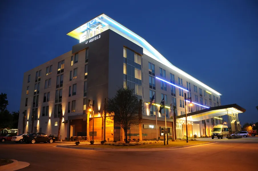 Aloft by Marriott Buffalo Airport hotel detail image 2