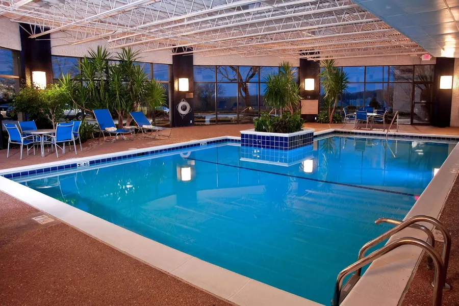 DoubleTree by Hilton St. Louis - Westport hotel detail image 2