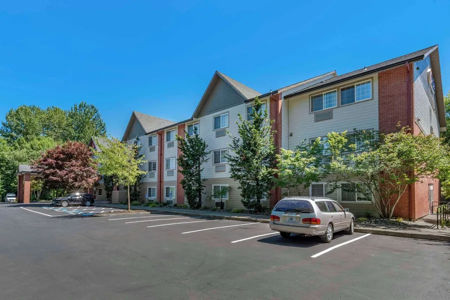 Comfort Inn & Suites Tualatin - Lake Oswego South hotel detail image 2