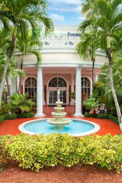 Holiday Inn Express Miami Airport Doral Area by IHG hotel detail image 2