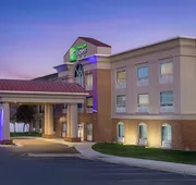 Holiday Inn Express & Suites Alexandria - Fort Belvoir by IHG hotel detail image 5
