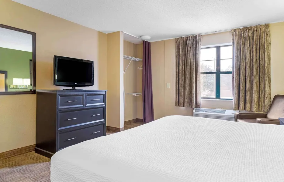 Extended Stay America Suites Houston Galleria Westheimer hotel detail image 6
