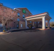 Holiday Inn Express Hotel & Suites Edmond by IHG hotel detail image 3
