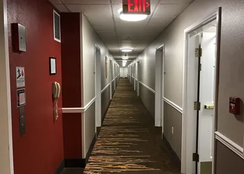 Hawthorn Suites By Wyndham Louisville North hotel thumbnail 8