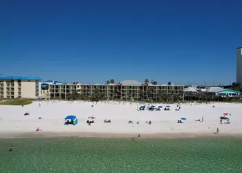 Ramada by Wyndham Panama City Beach / Beachfront hotel thumbnail 2