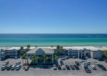 Ramada by Wyndham Panama City Beach / Beachfront hotel thumbnail 6