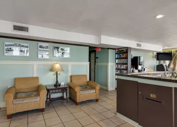 Ramada by Wyndham Panama City Beach / Beachfront hotel thumbnail 7