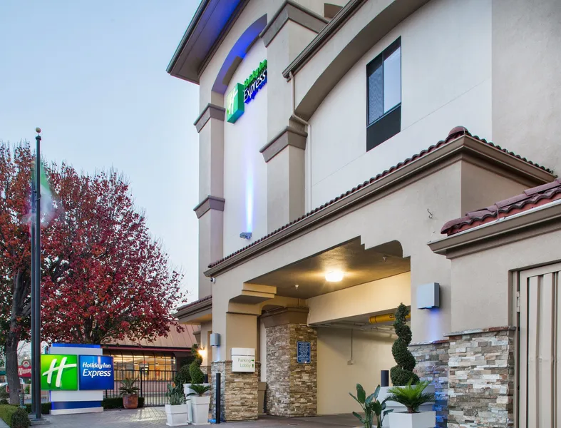 Holiday Inn Express Redwood City-Central by IHG hotel detail image 2
