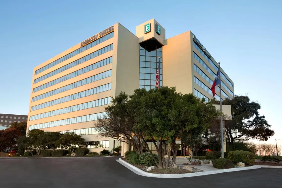 Embassy Suites by Hilton San Antonio Airport hotel detail image 2
