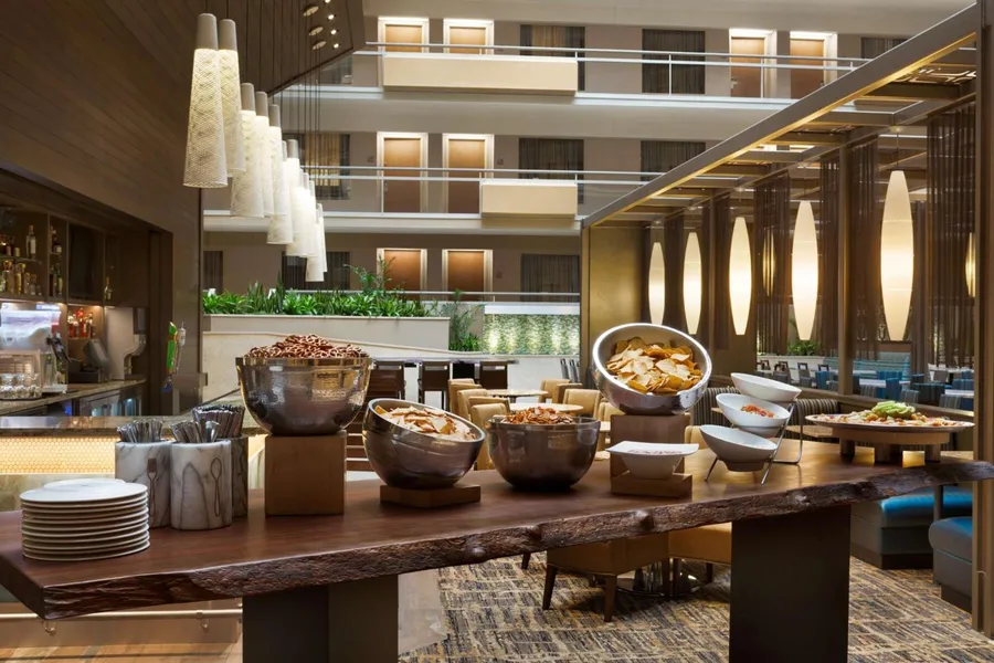 Embassy Suites by Hilton San Antonio Airport hotel detail image 6
