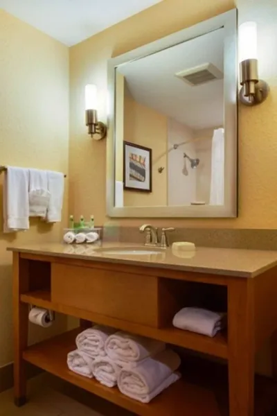 Holiday Inn Express & Suites Fort Lauderdale Airport South by IHG hotel detail image 6