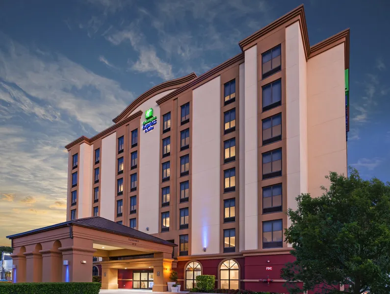 Holiday Inn Express & Suites Houston - Memorial Park Area by IHG hotel detail image 2