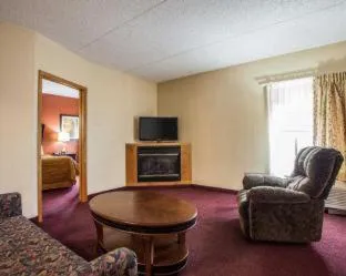 Quality Inn & Suites Ames Conference Center Near ISU Campus hotel detail image 2