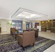 La Quinta Inn & Suites by Wyndham Visalia/Sequoia Gateway hotel detail image 7